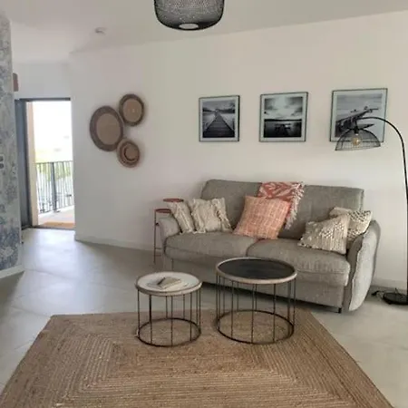 Superb Flat With A Lovely View Of The Mountains 公寓