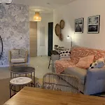 Superb Flat With A Lovely View Of The Mountains דירה *