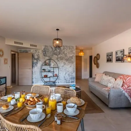 Superb Flat With A Lovely View Of The Mountains *